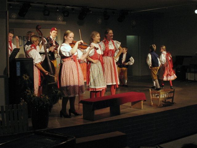 Dětská folklorní Zahrada - fotografie 6
