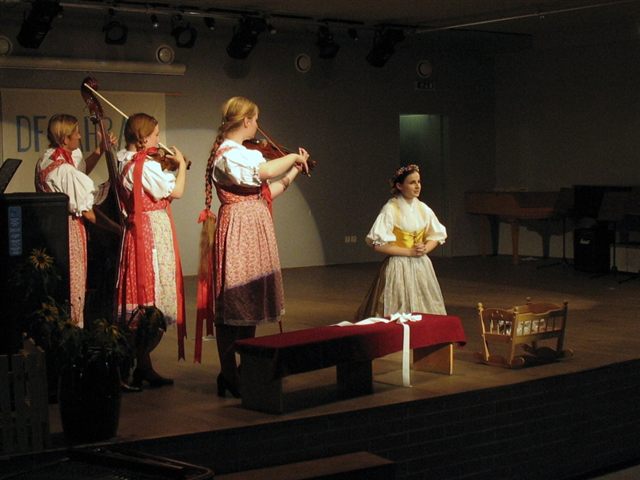 Dětská folklorní Zahrada - fotografie 8