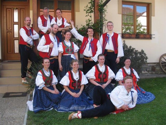 Vystoupení FS Mateník a LM Violka Hlásná Třebáň - fotografie 4