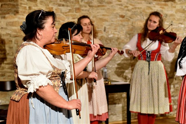 Praha Běchovice - Adventní koncert - fotografie 11